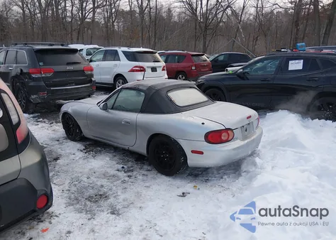 2002 Mazda Mx-5 Miata Cloth/Ls/Se z USA, uszkodzony, nr VIN JM1NB353220221686